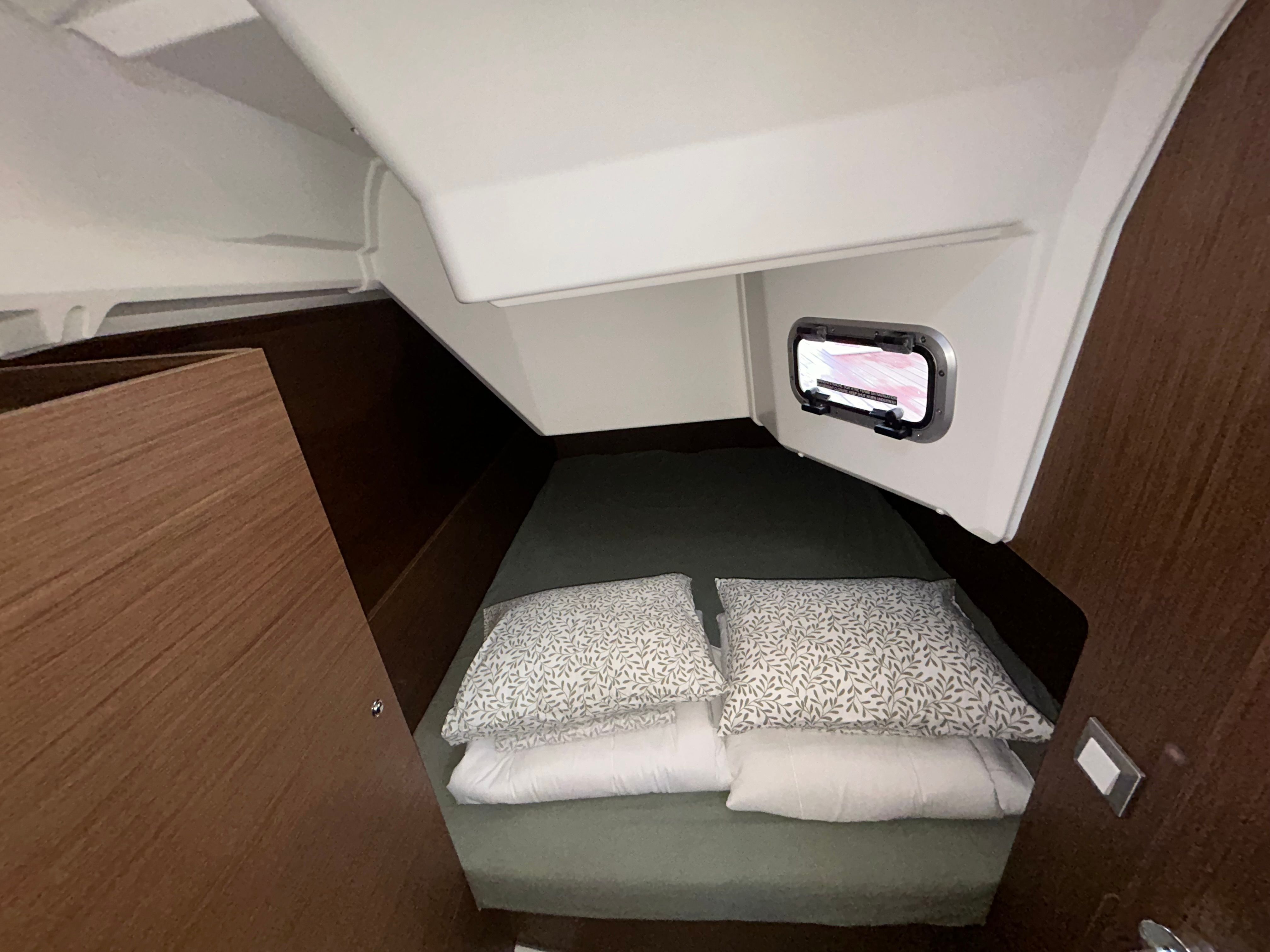 Beneteau Oceanis 37.1 | Katja