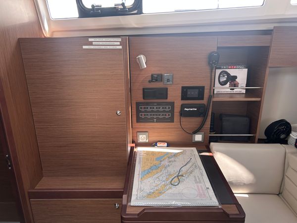 Beneteau Oceanis 37.1 | Katja