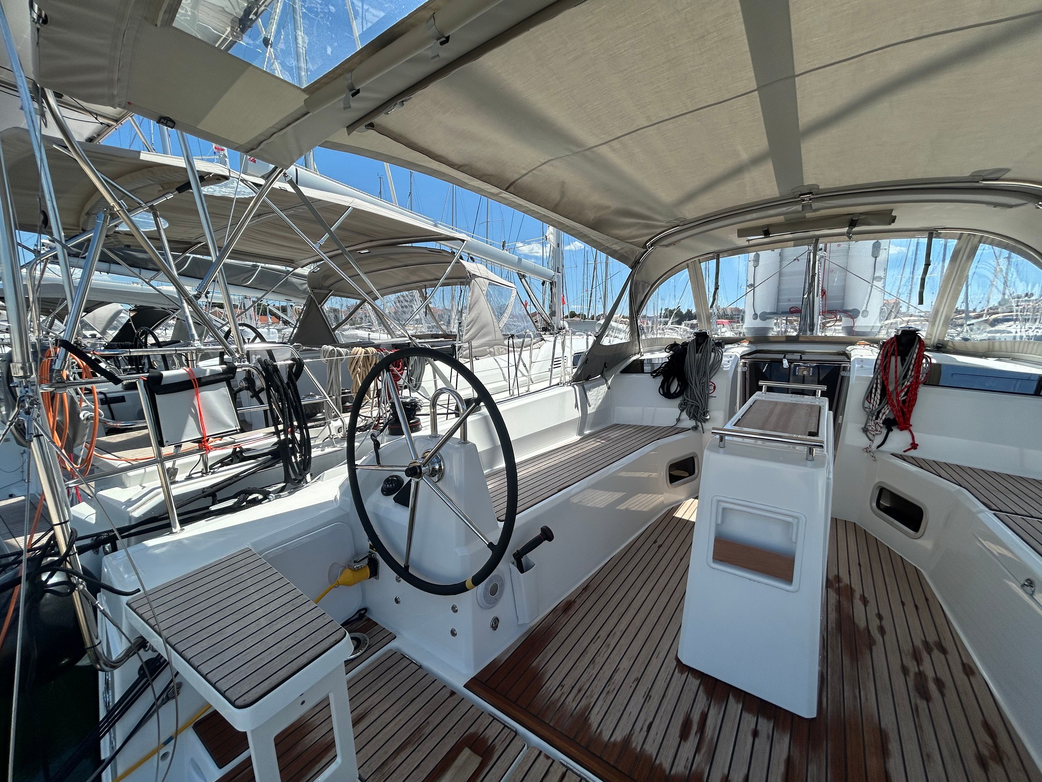 Beneteau Oceanis 37.1 | Katja