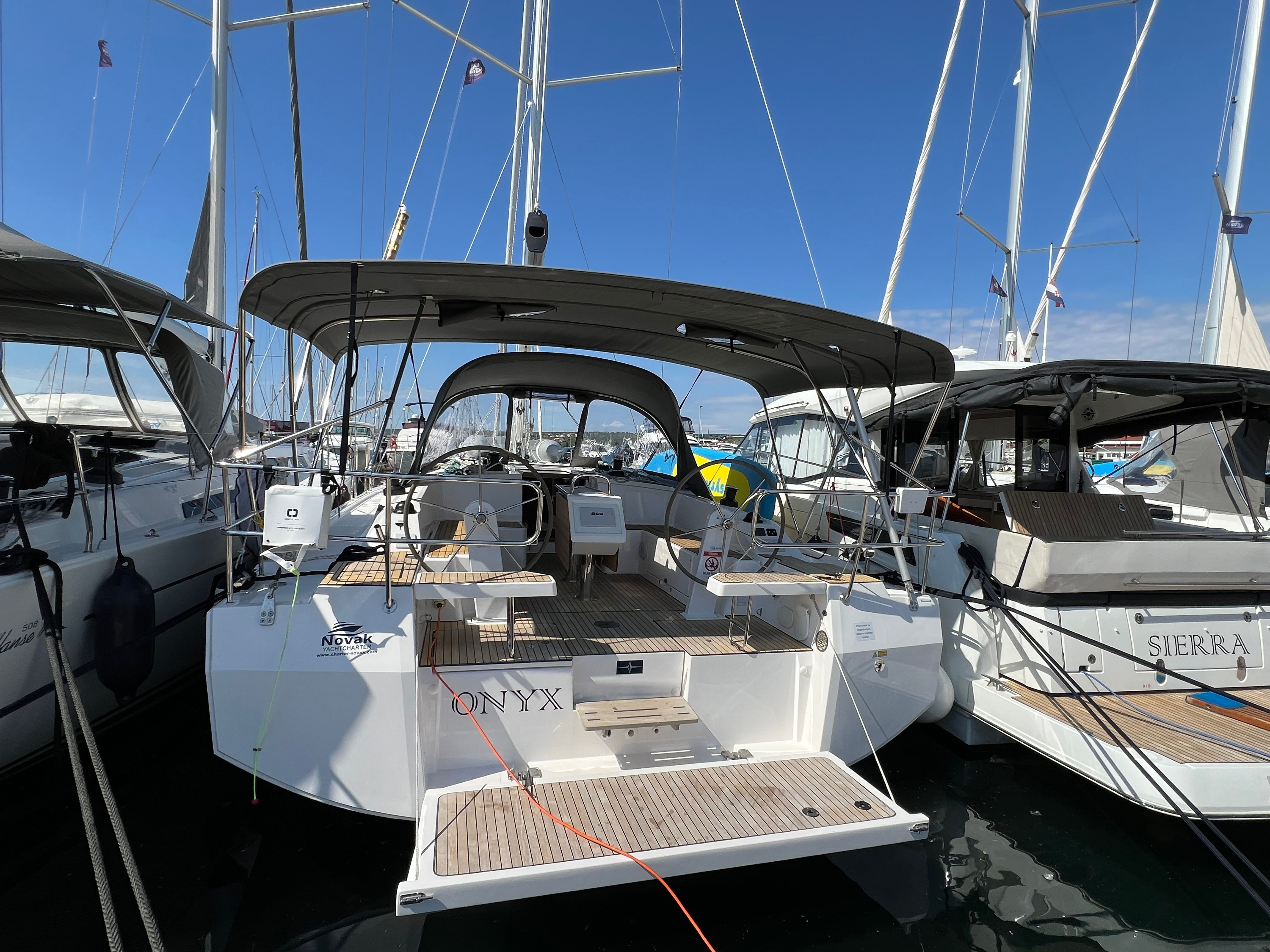 Bavaria C42 | Onyx