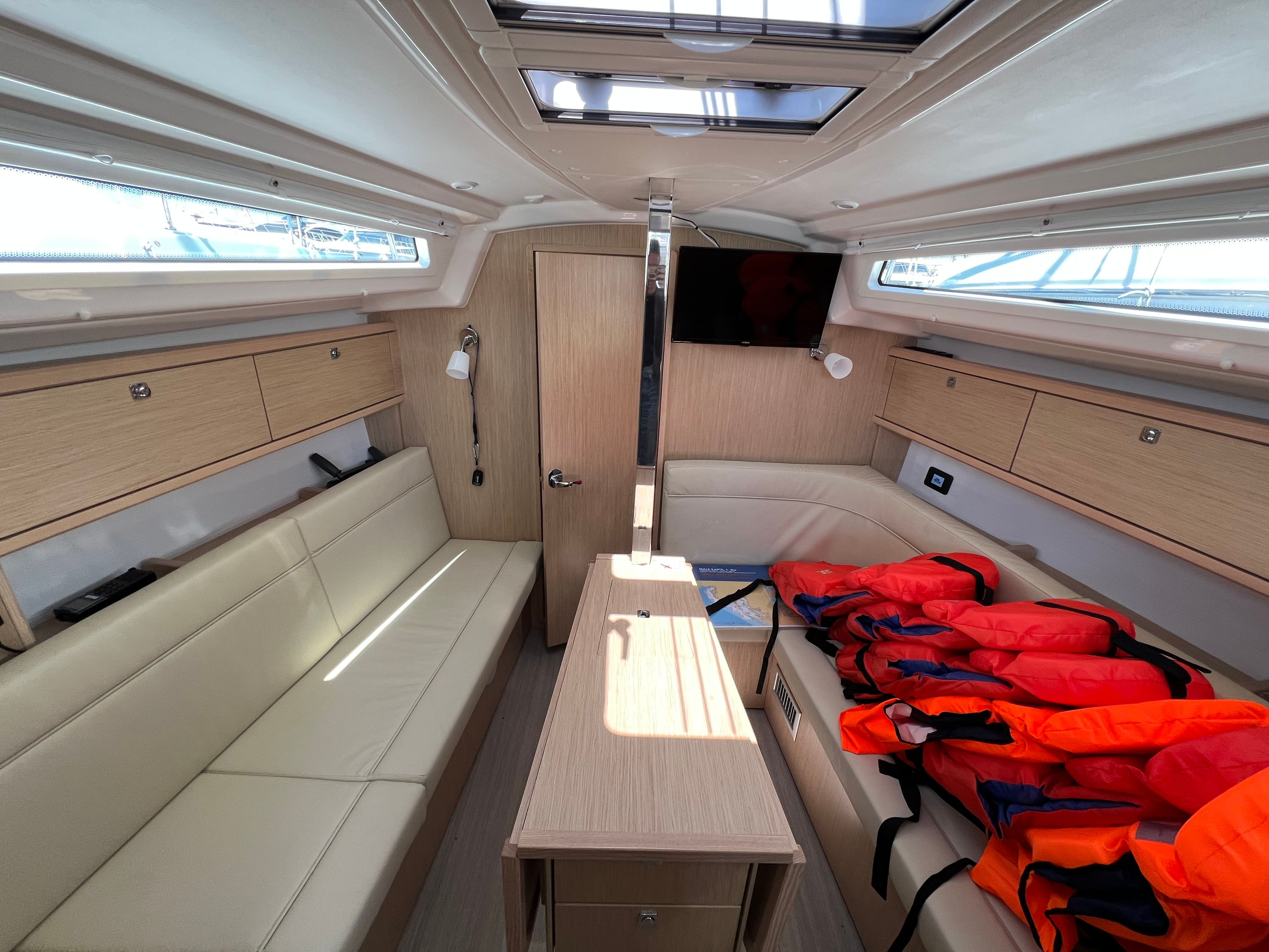 Bavaria Cruiser 34 | Ella