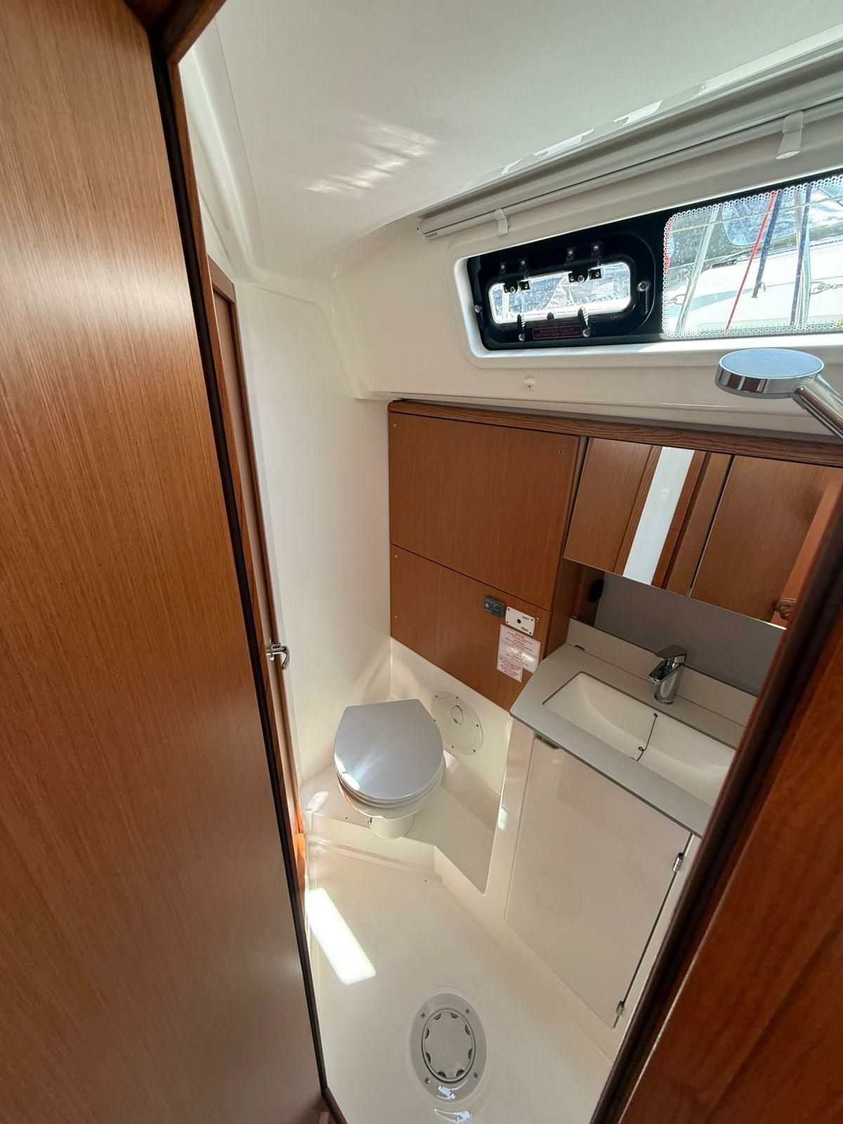 Bavaria C46 | Aegeas