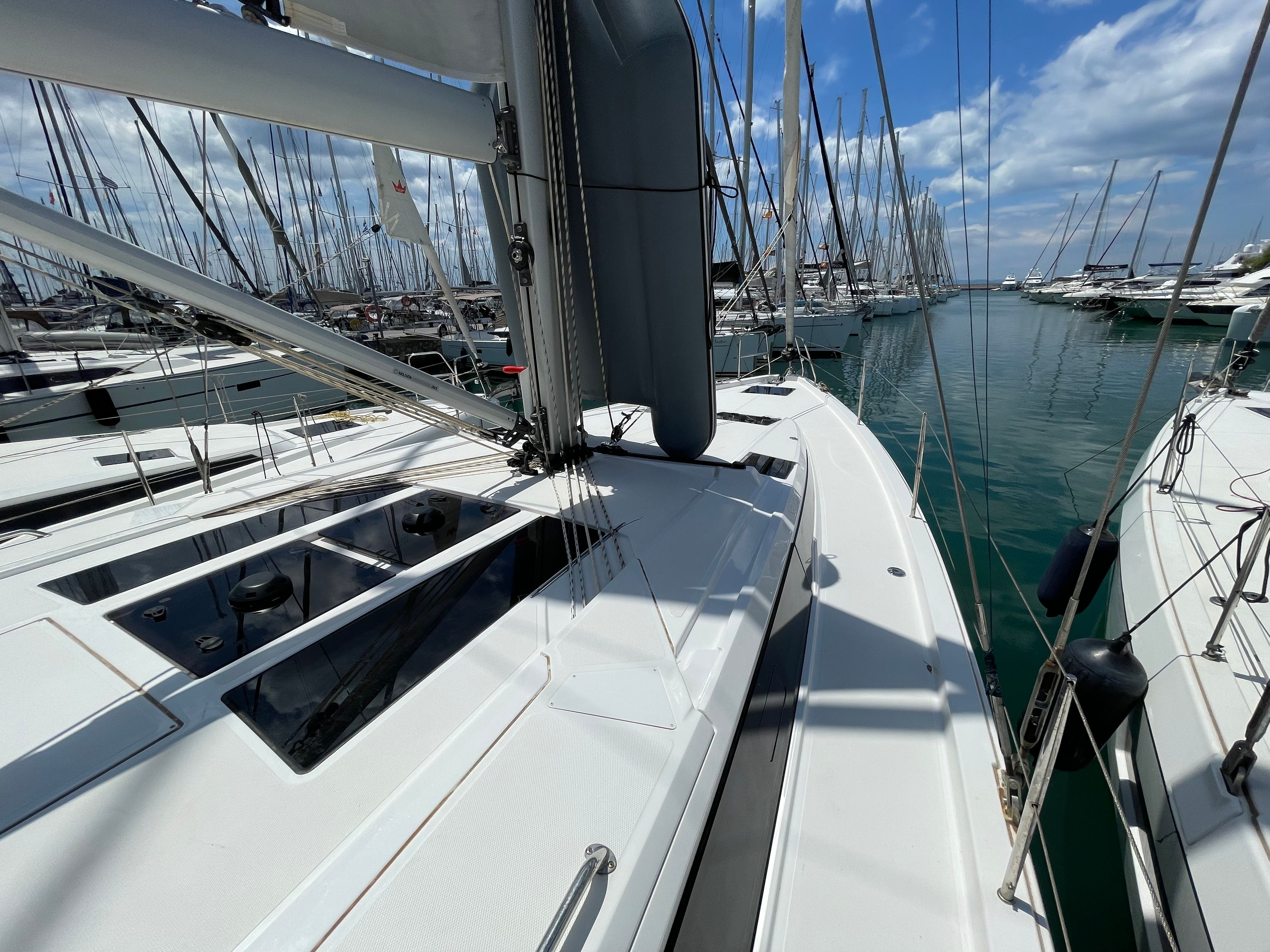 Bavaria C46 | Dimokritos