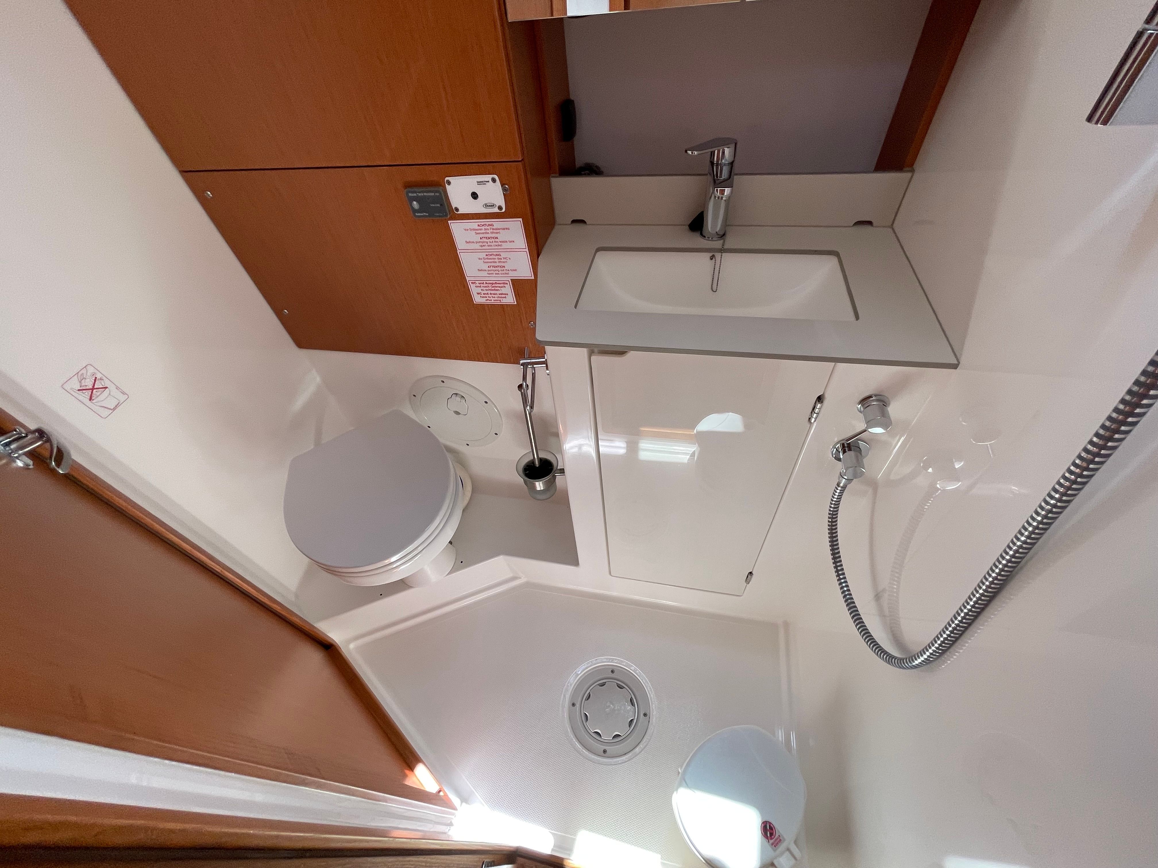 Bavaria C46 | Dimokritos