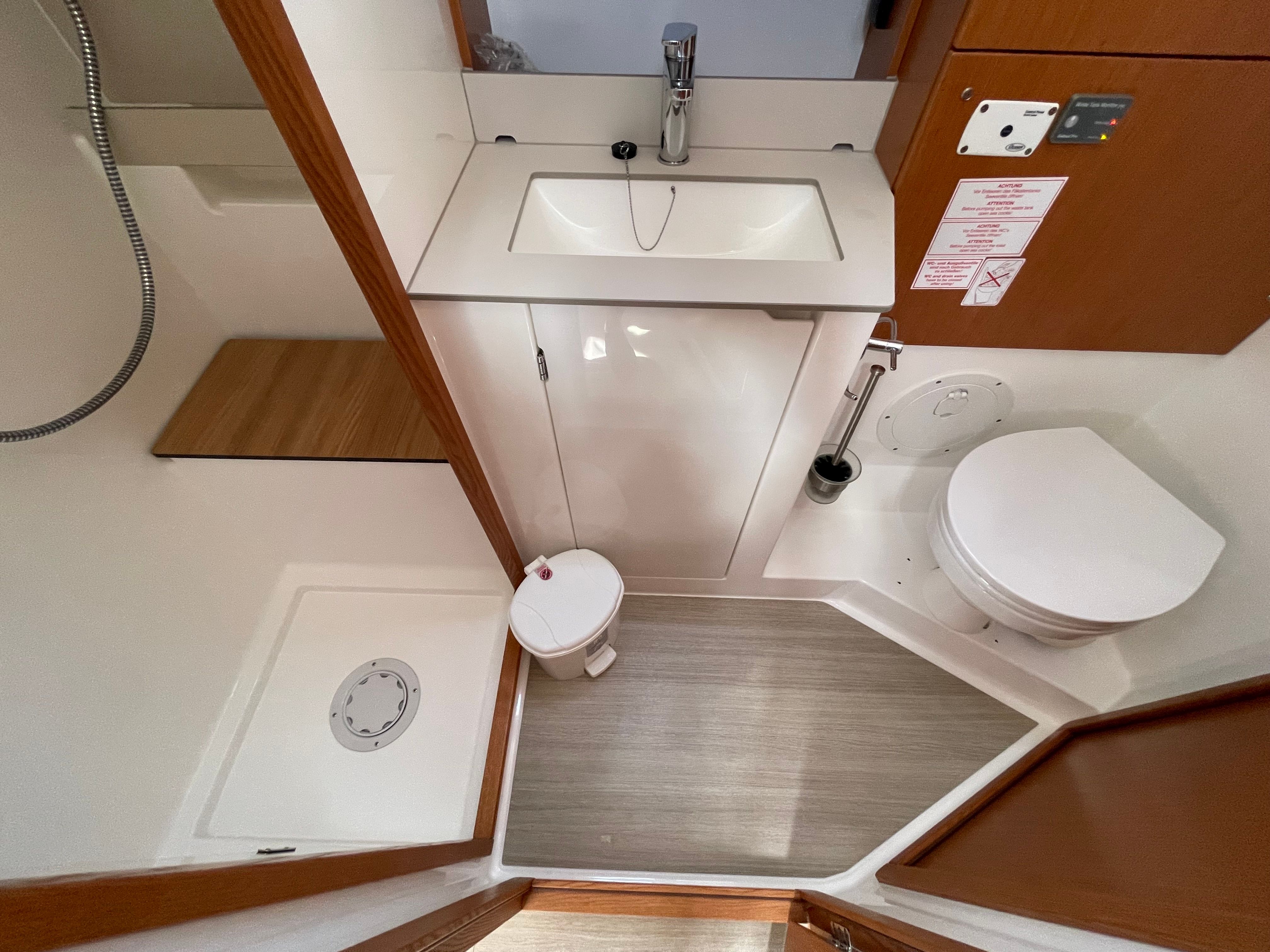 Bavaria C46 | Dimokritos