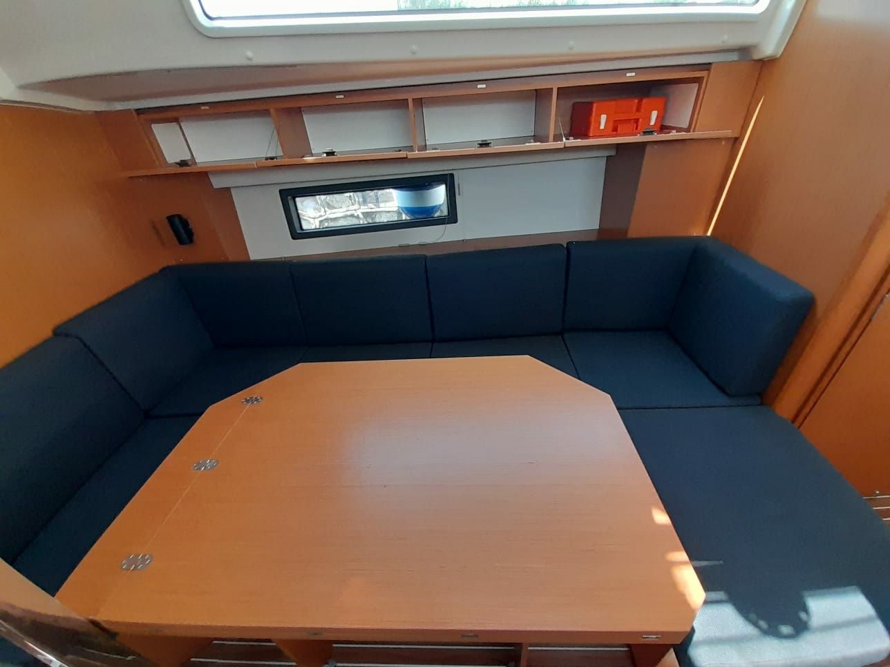 Bavaria C42 | Athos