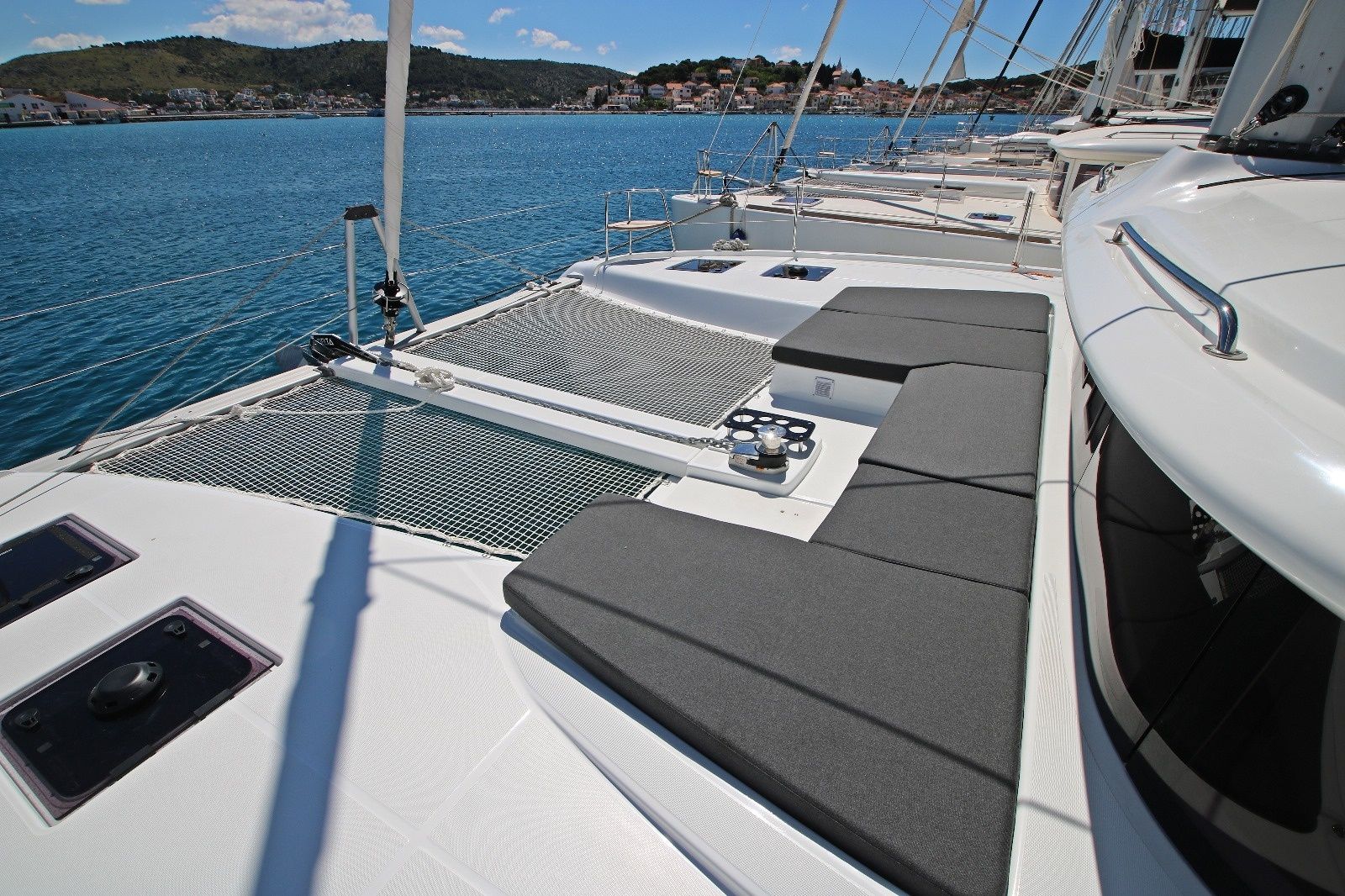 Lagoon 43 | Solution