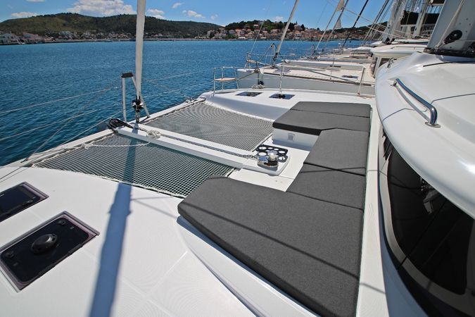 Lagoon 43 | Solution