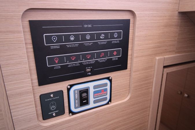 Lagoon 43 | Solution