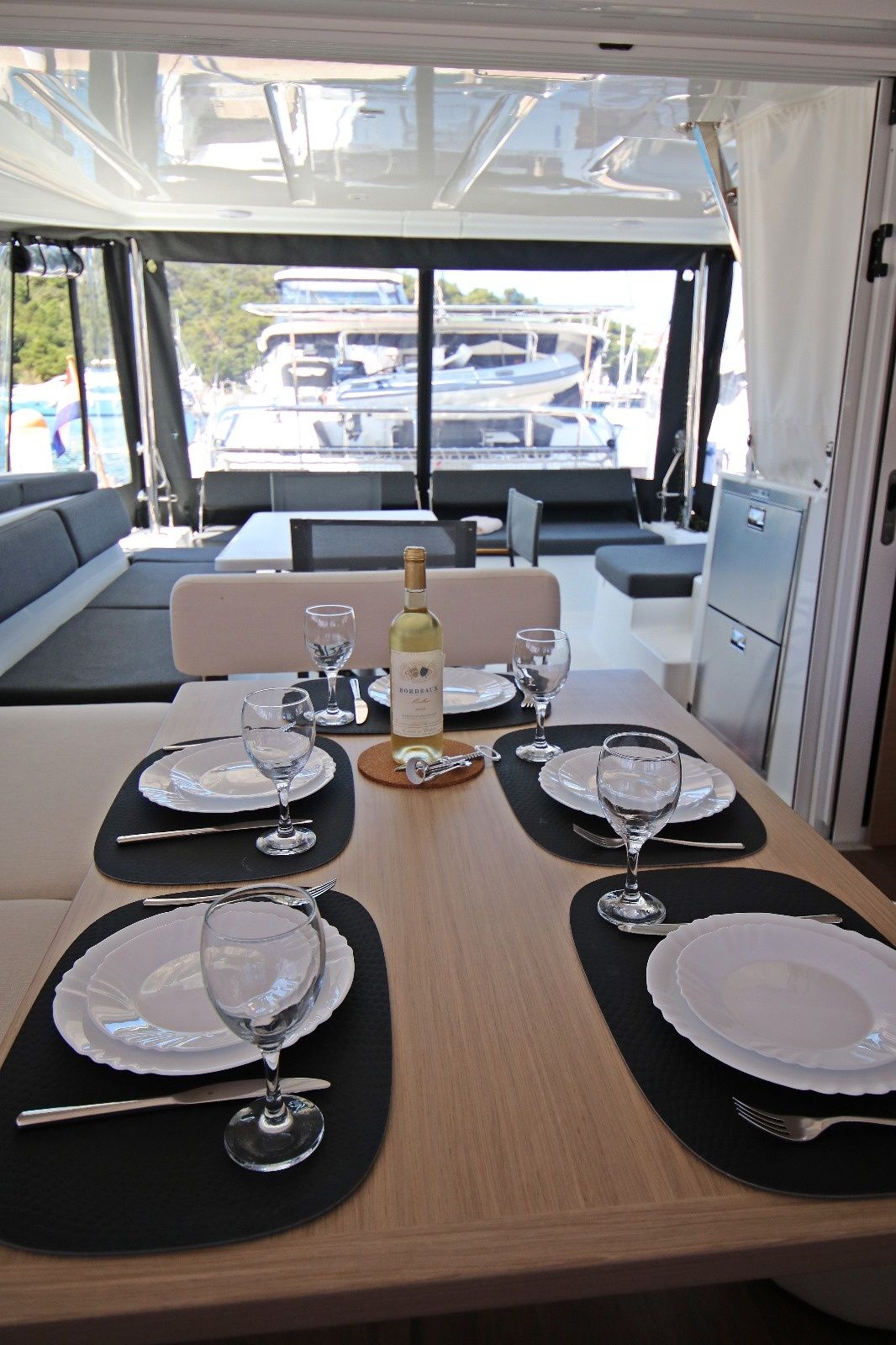 Lagoon 43 | Solution