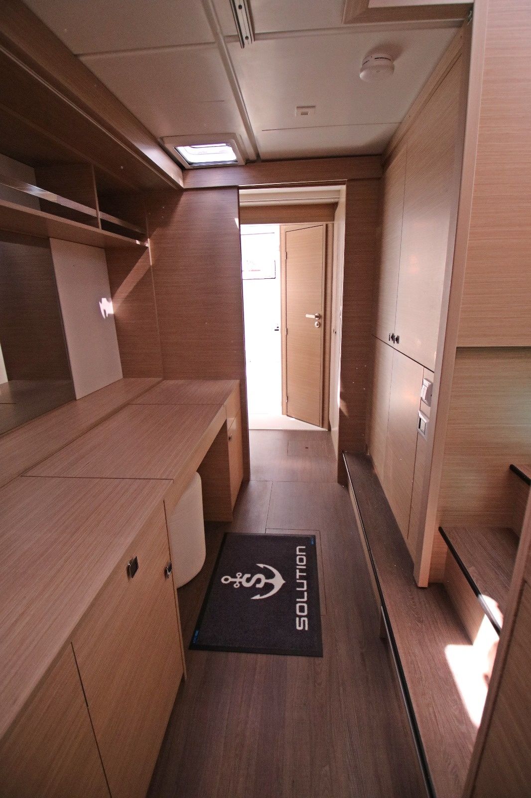 Lagoon 43 | Solution