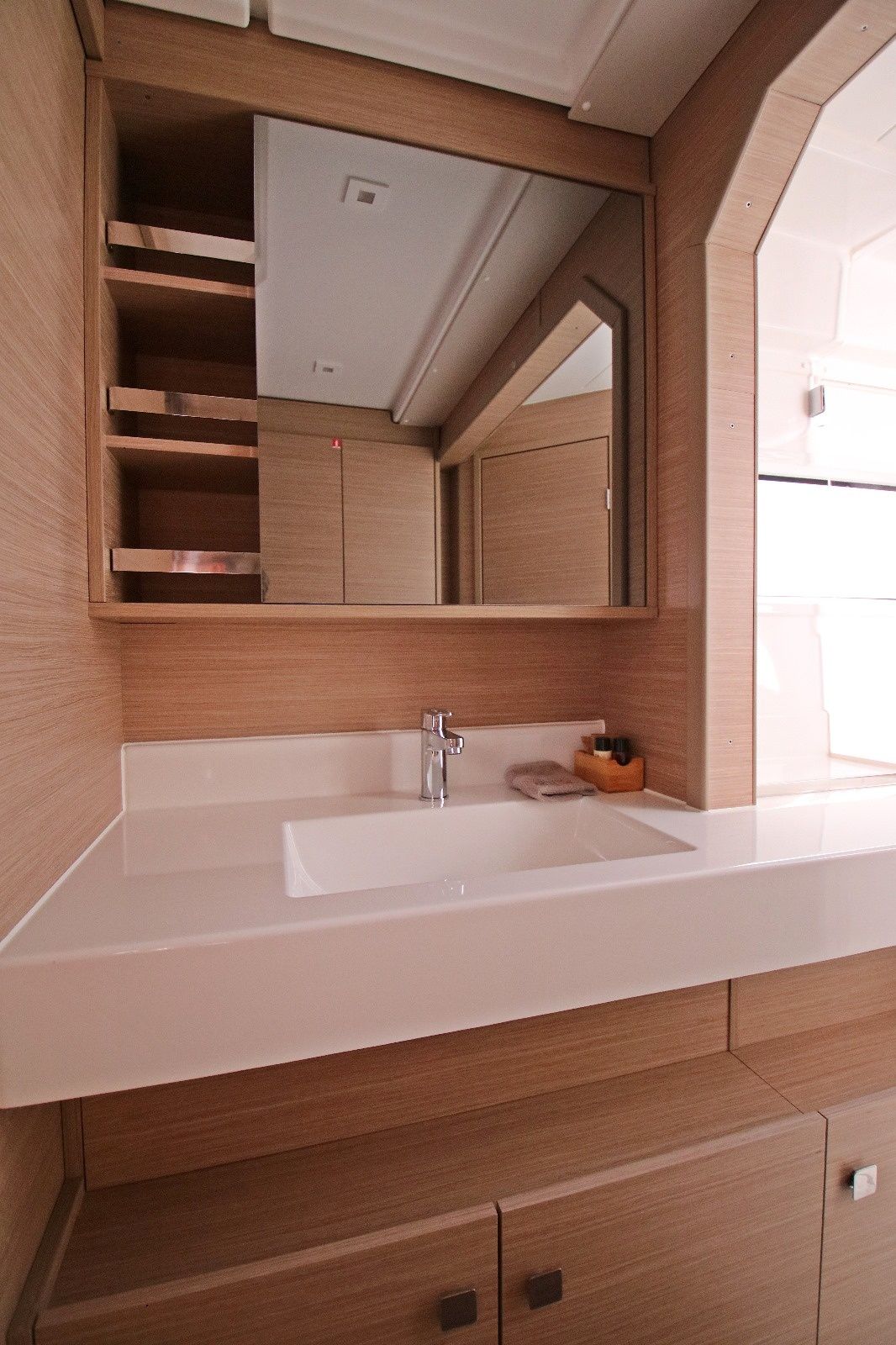 Lagoon 43 | Solution