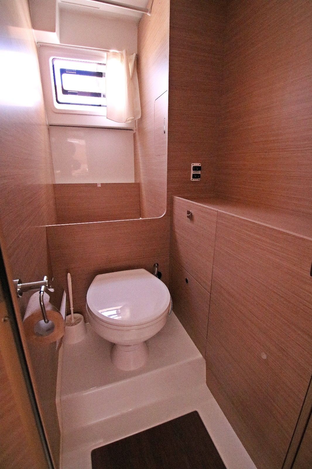 Lagoon 43 | Solution