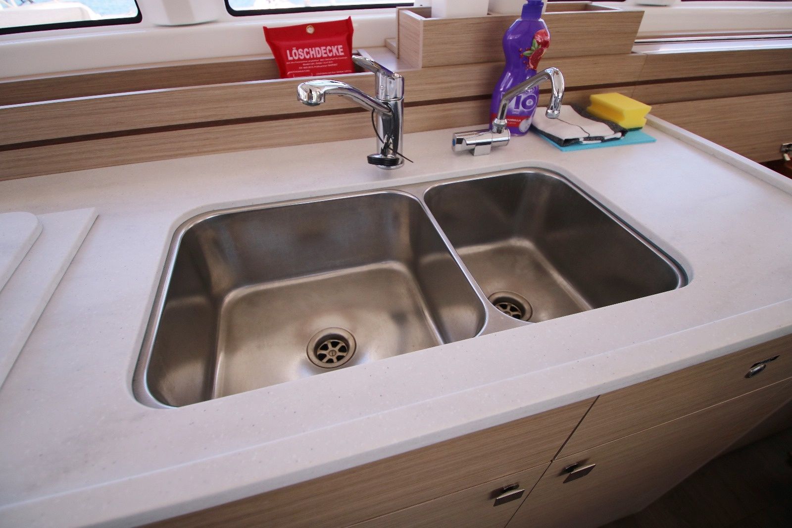 Lagoon 43 | Solution