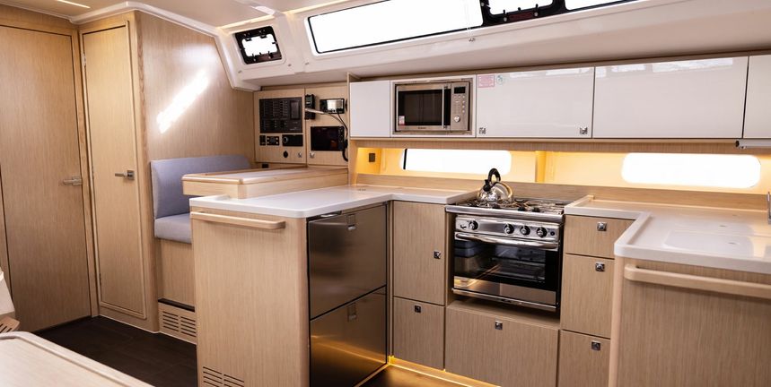 Bavaria C46 | Mercedes