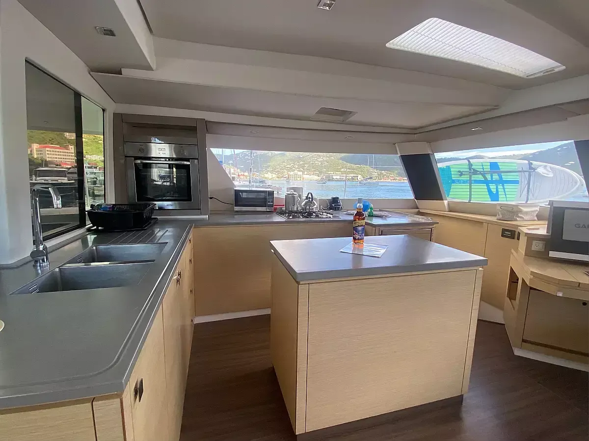 Fountaine Pajot Saba 50 | Canis Majoris