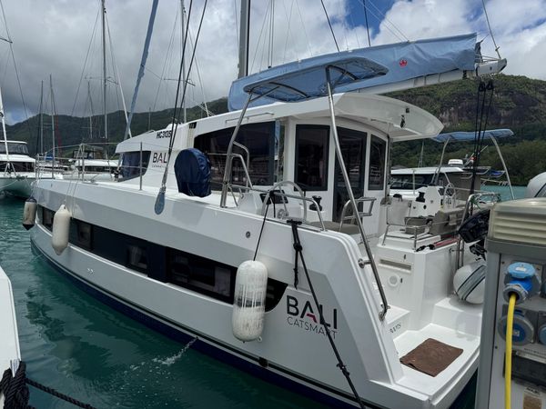 Bali Catsmart | Puss in Boots