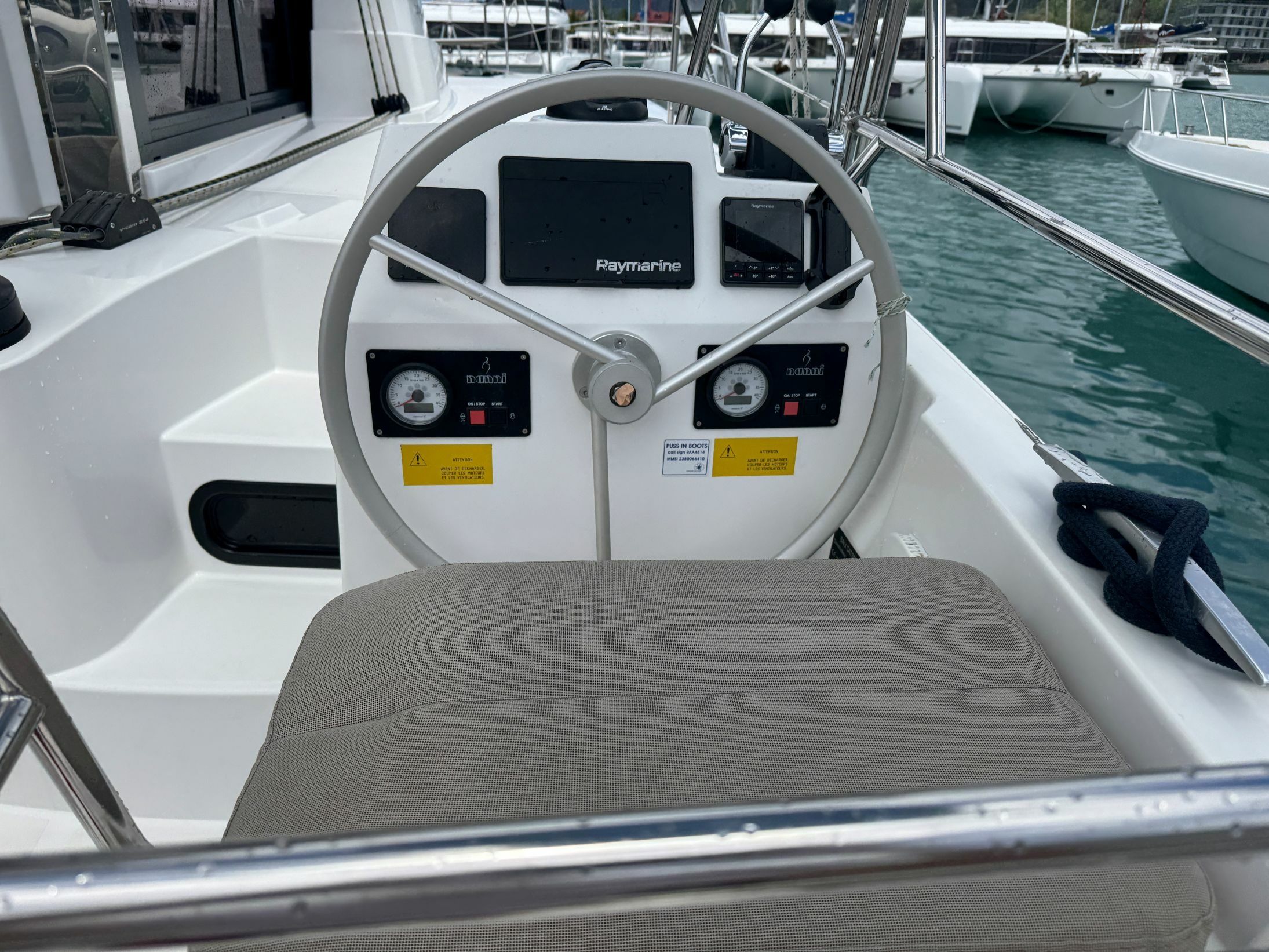 Bali Catsmart | Puss in Boots