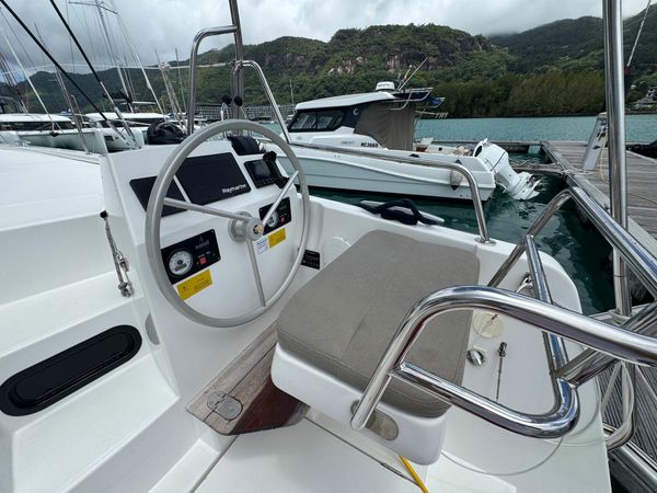 Bali Catsmart | Puss in Boots