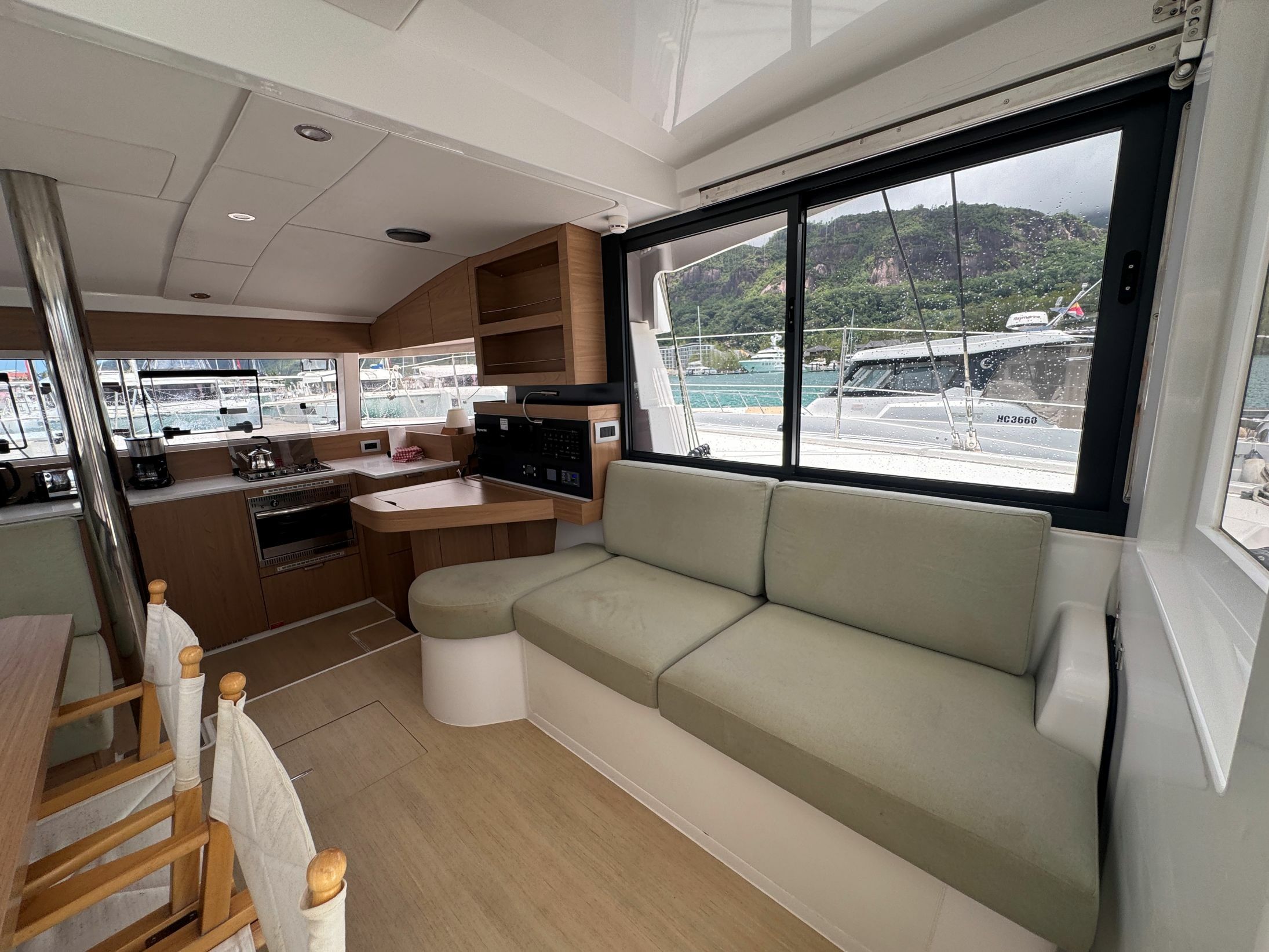 Bali Catsmart | Puss in Boots