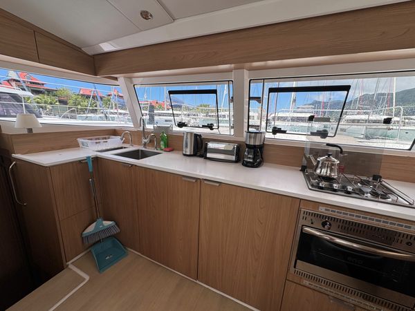 Bali Catsmart | Puss in Boots