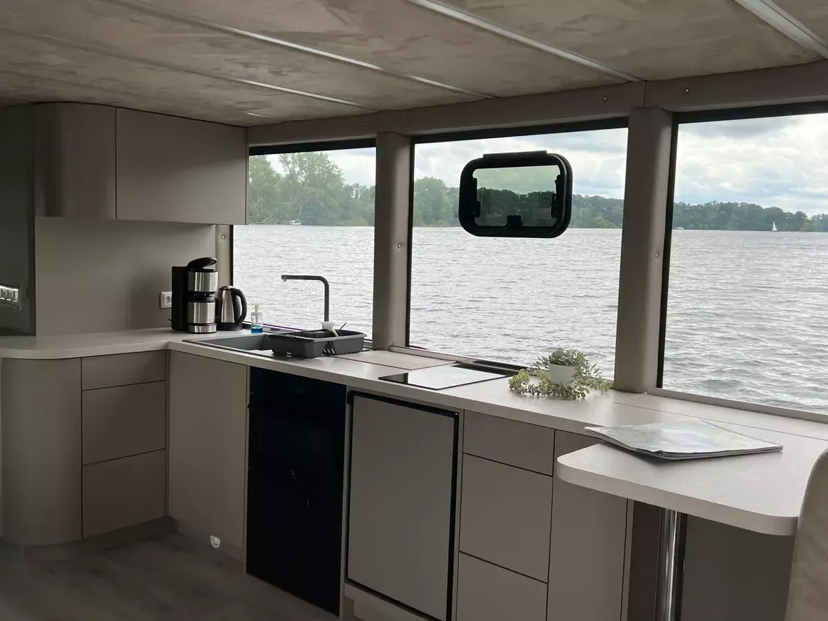 Houseboat Luxboot | Luxboot 2