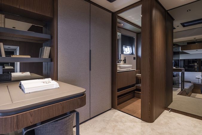 Ferretti 580 | Daeni