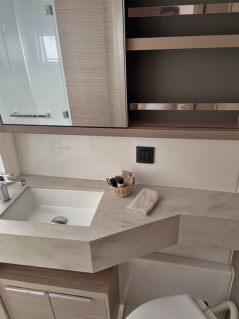 Lagoon 46 | Chill Out