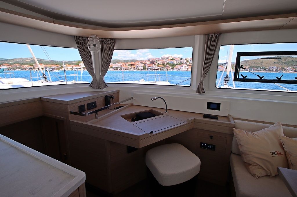 Lagoon 46 | Chill Out