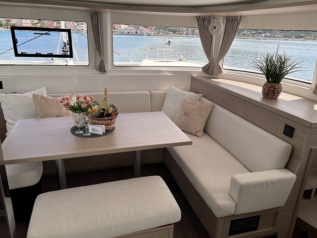 Lagoon 46 | Chill Out