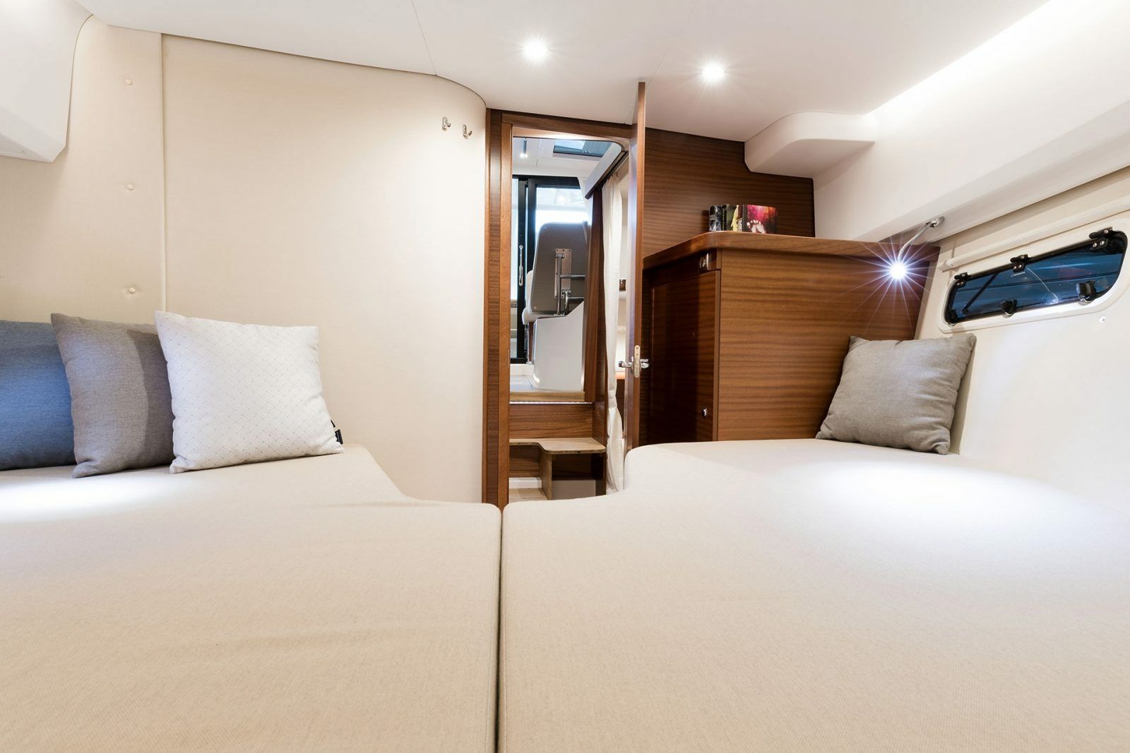 Nimbus 305 Coupe | Forlux