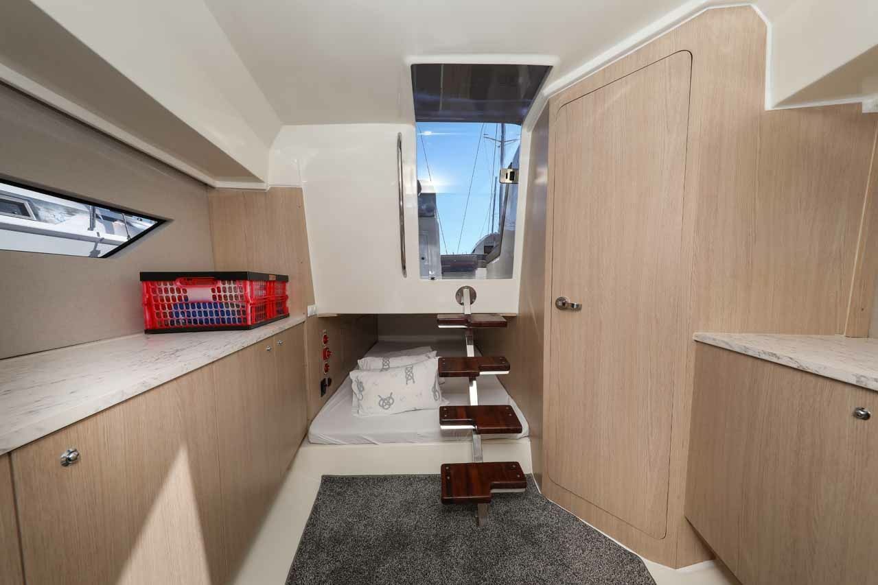 Nuva Yachts M9 Cabin | Babac