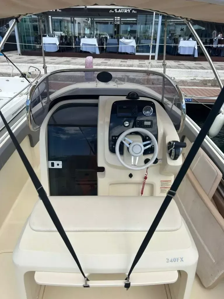 Invictus 240 FX | 24