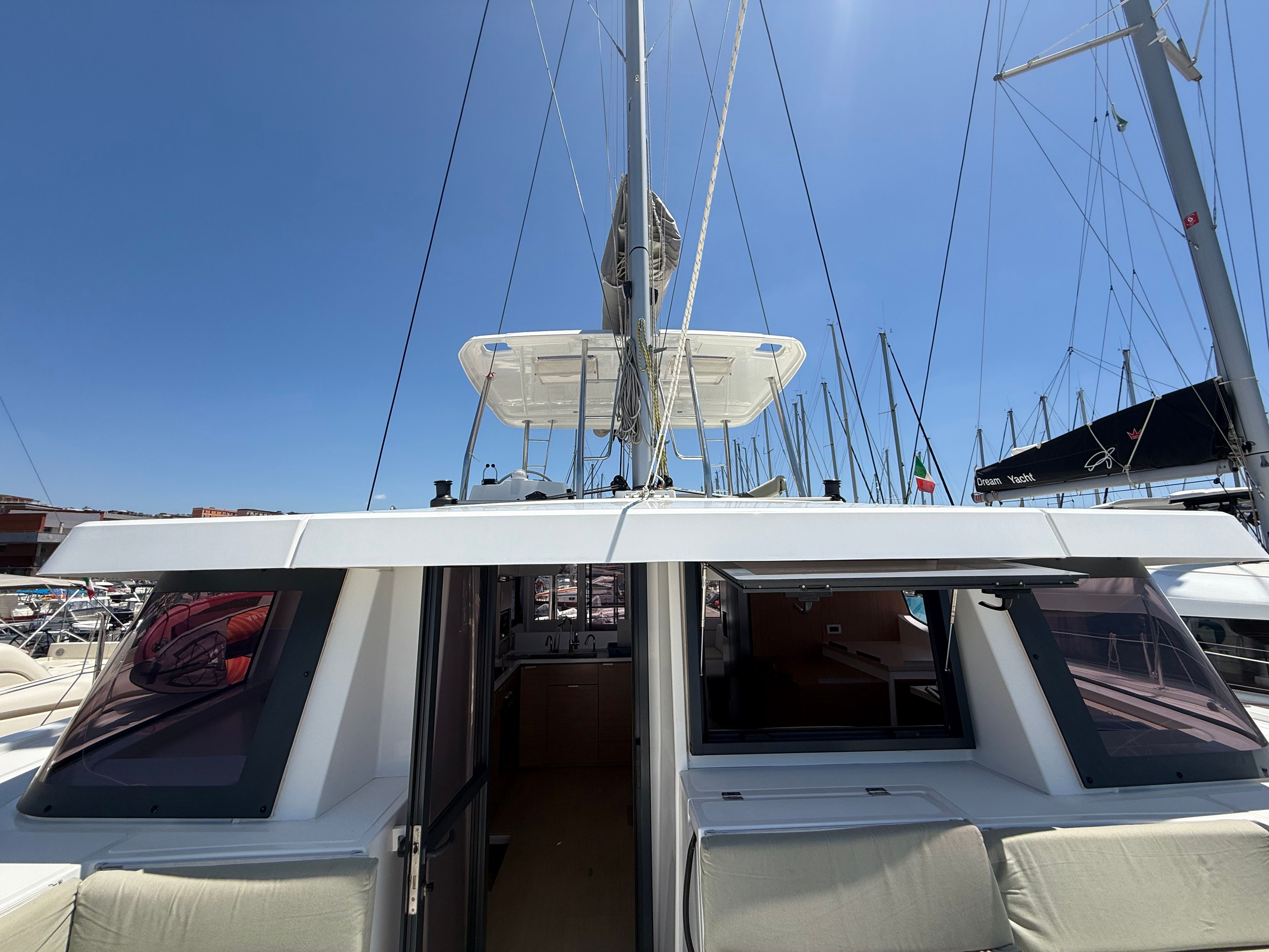 Bali 4.8 | Alacritas