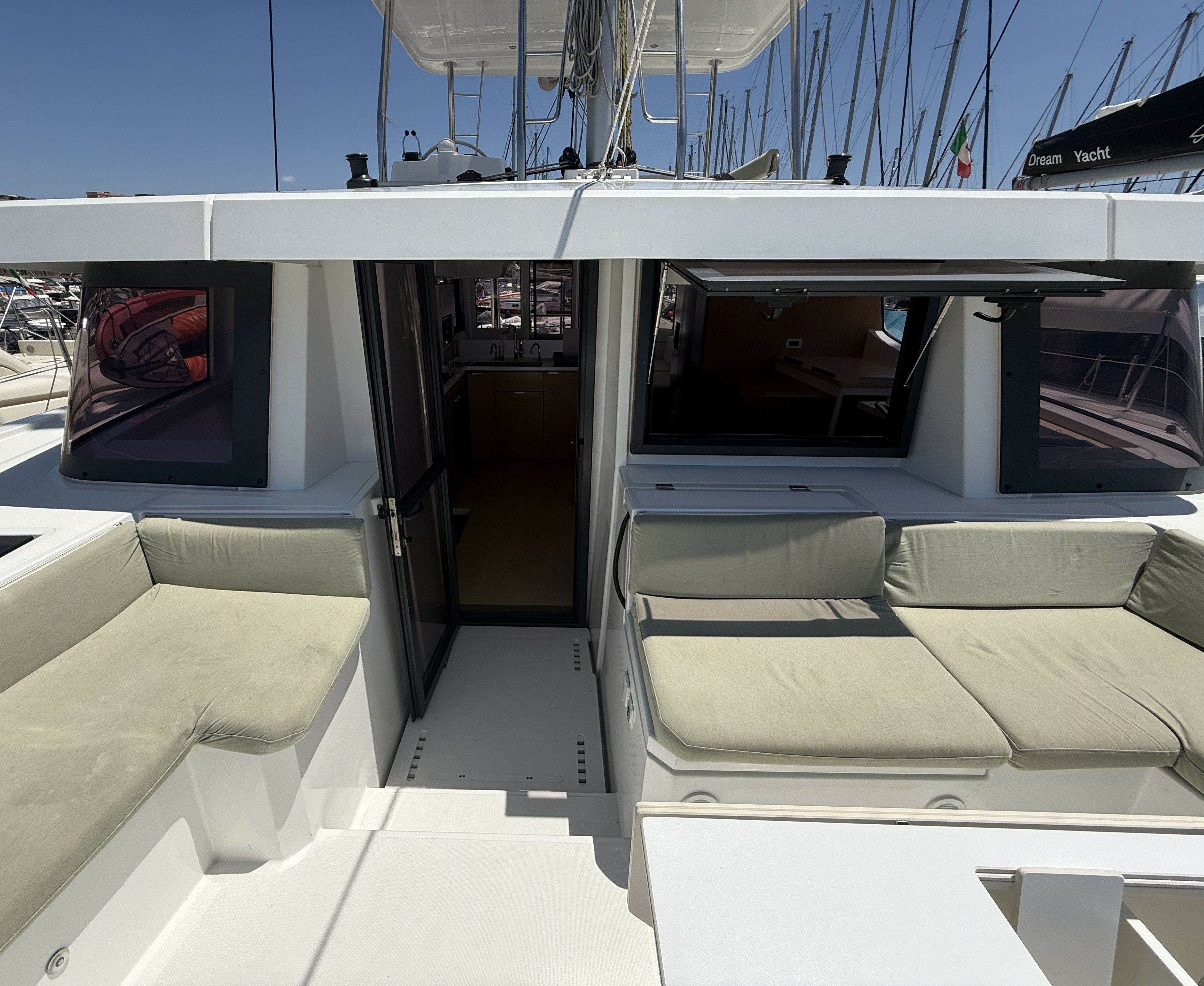 Bali 4.8 | Alacritas