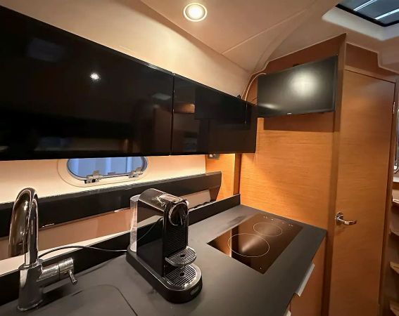 Bavaria Sport 330 | Sunset