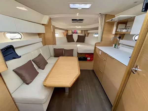 Bavaria Sport 330 | Sunset