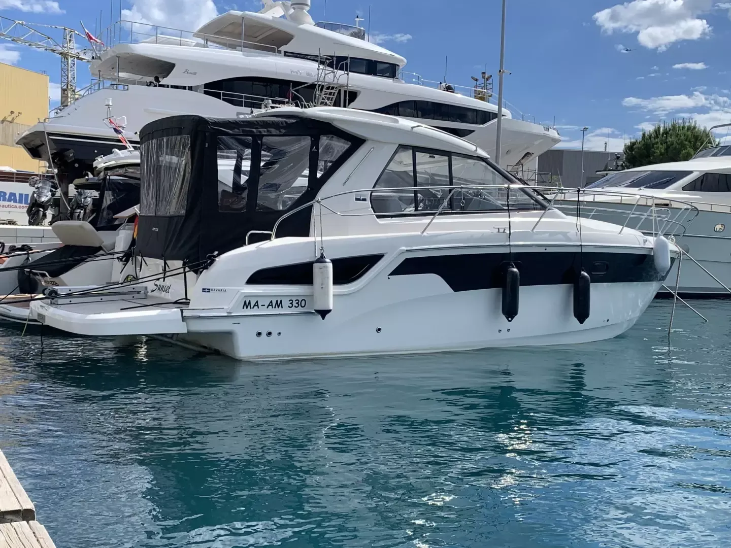 Bavaria Sport 330 | Sunset