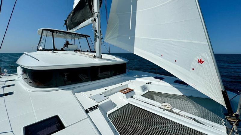 Lagoon 51 | Slinky Malinki