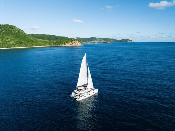 Lagoon 51 | Slinky Malinki