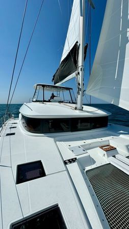 Lagoon 51 | Slinky Malinki