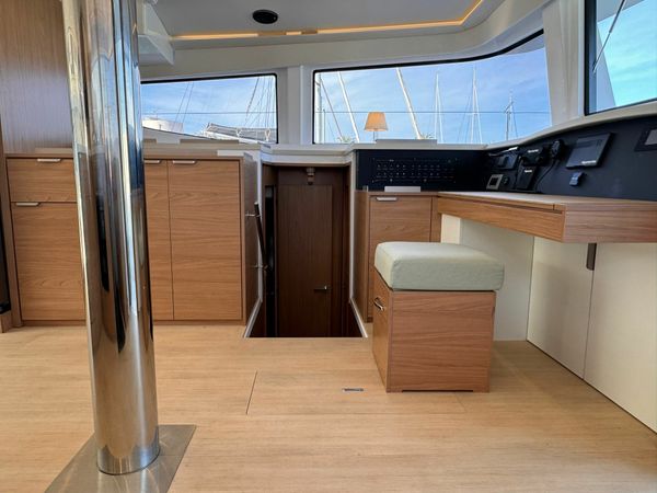 Bali 4.8 | Silver Dolphin