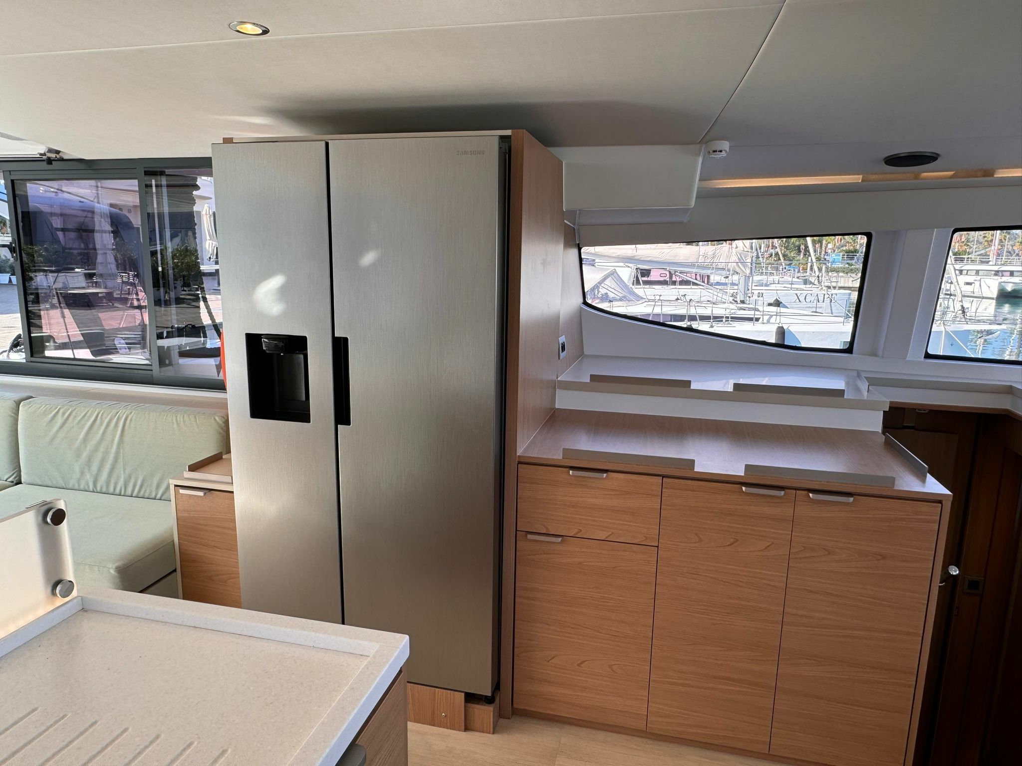 Bali 4.8 | Silver Dolphin