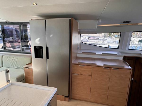 Bali 4.8 | Silver Dolphin