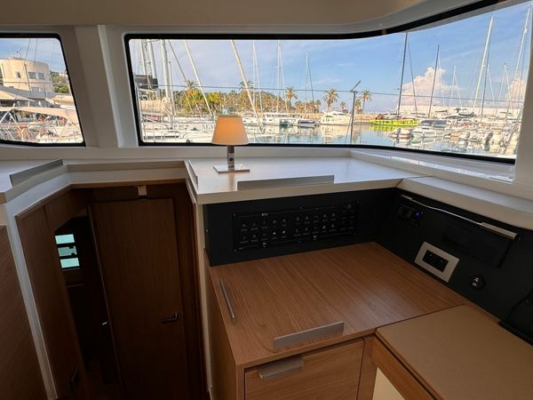 Bali 4.8 | Silver Dolphin