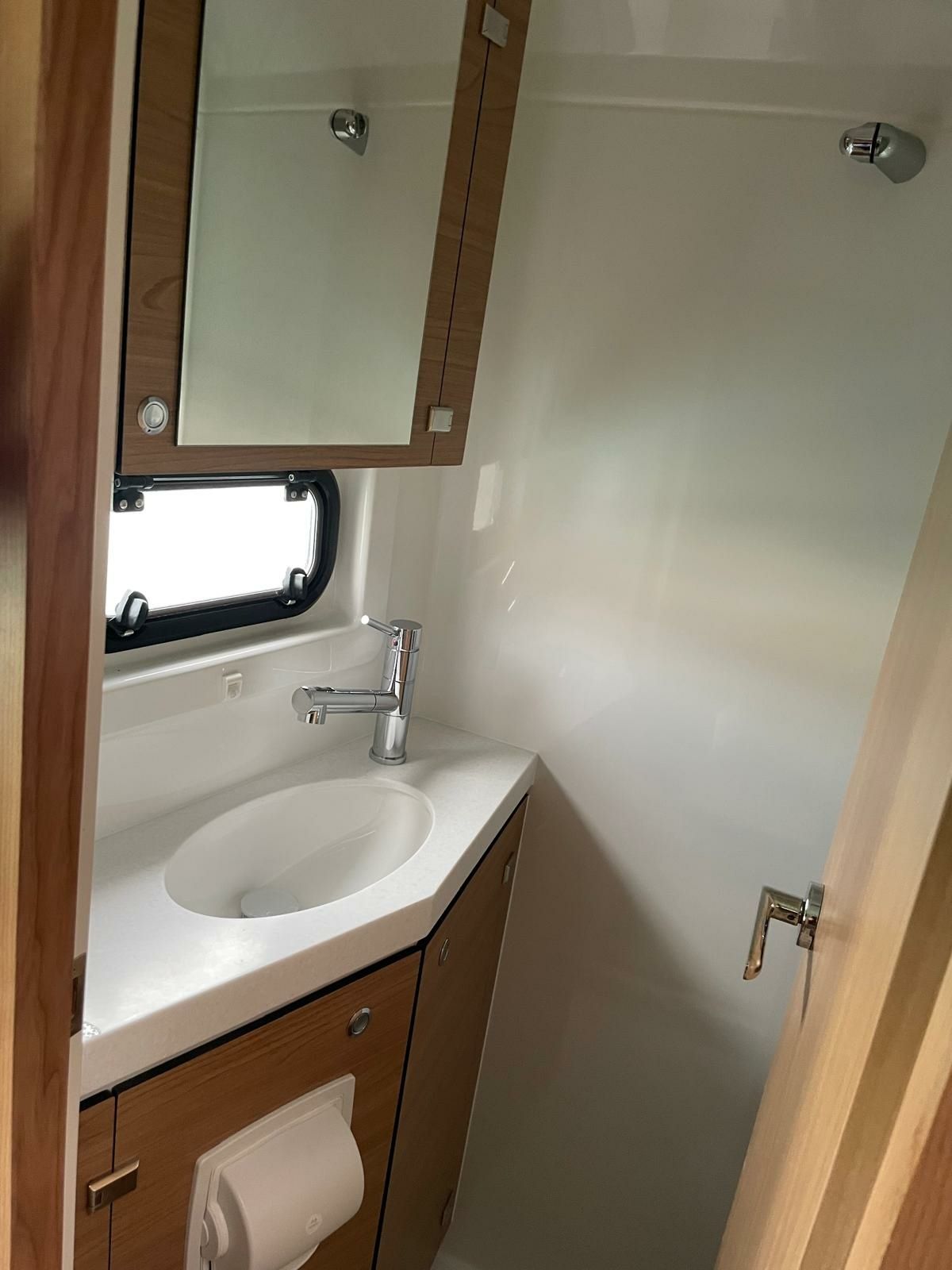 Bali 4.8 | Silver Dolphin