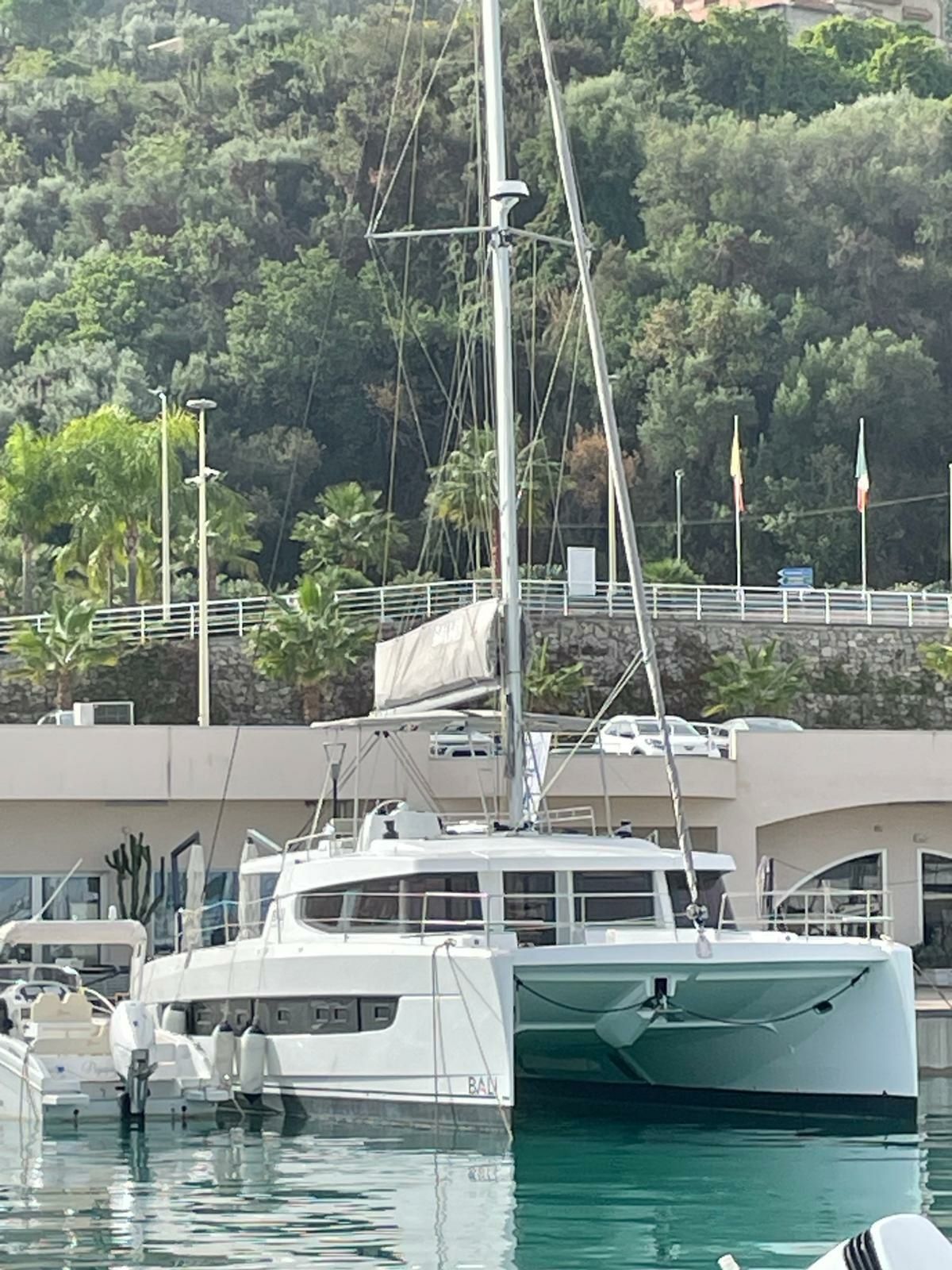 Bali 4.8 | Silver Dolphin