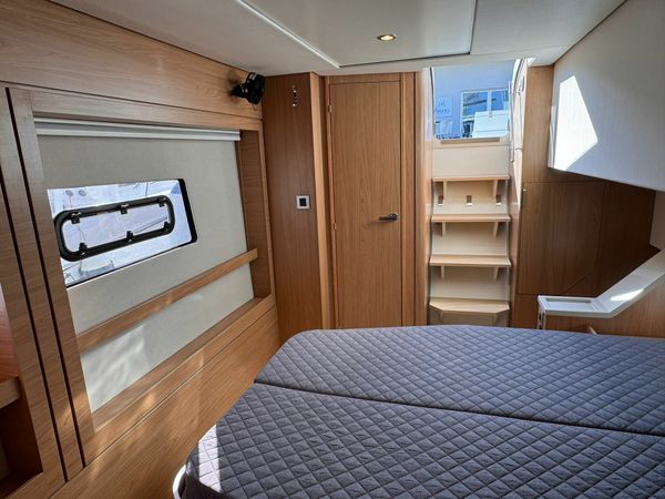 Bali 4.8 | Silver Dolphin