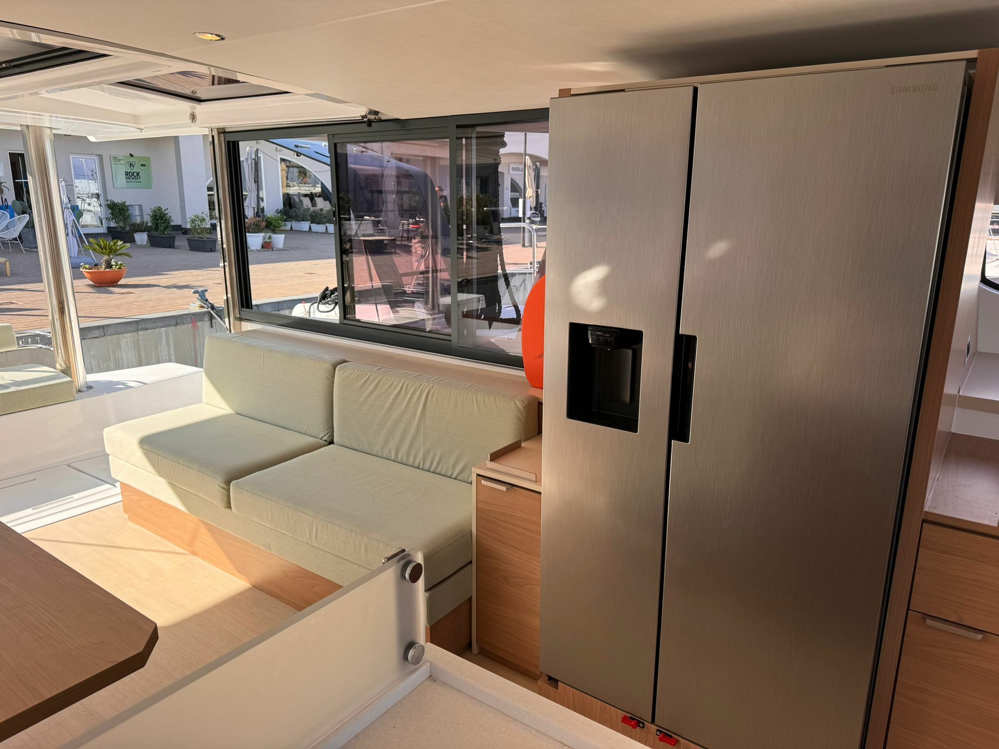 Bali 4.8 | Silver Dolphin