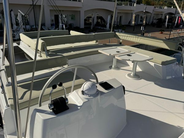 Bali 4.8 | Silver Dolphin